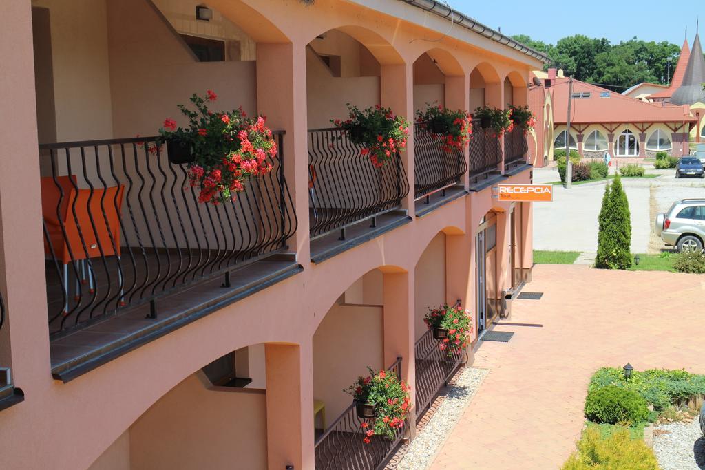Penzion Tara Veľký Meder Exterior foto